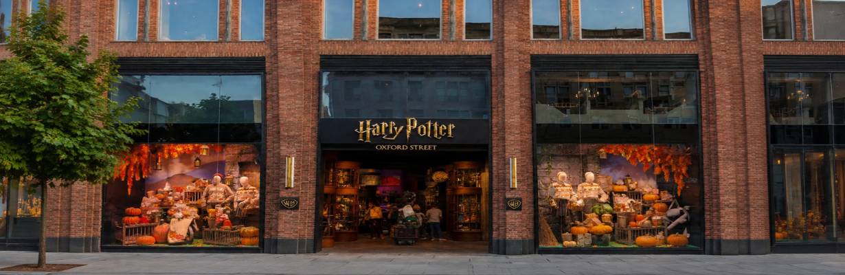 Harry Potter: maior loja do Reino Unido abre em Londres com dragão gigante e cerveja amanteigada