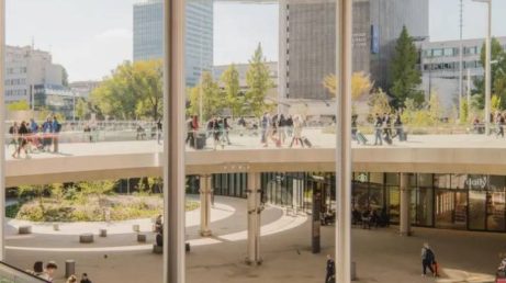O Prix Versailles selecionou sete estações de trem e metrô que se destacam pela arquitetura e inovação em 2026. Os projetos ficam na Austrália, França, Itália, Arábia Saudita e Estados Unidos e combinam transporte, identidade cultural e sustentabilidade.