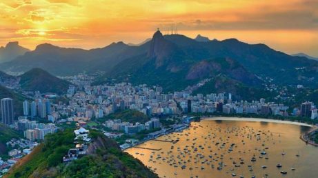 O Rio de Janeiro bateu recorde de turistas internacionais entre janeiro e setembro de 2026, com 1,83 milhão de visitantes e alta de 12% em relação ao mesmo período de 2025. Grandes eventos, como o show de Shakira em Copacabana, o Rock in Rio e a partida da NFL no Maracanã, contribuíram para movimentar o turismo na cidade.