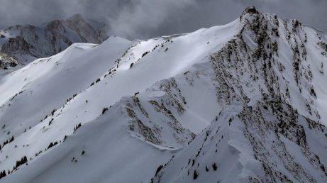 Aspen Snowmass prepara a temporada de inverno 2026/2027 com um novo teleférico, a modernização do restaurante Ullrhof e uma instalação da artista brasileira Beatriz Milhazes. Além disso, o destino terá festivais, competições de esportes de neve e novas opções de passes para esquiadores.
