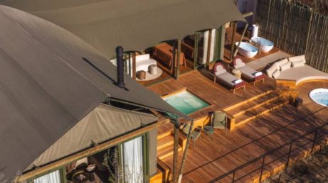 Próximo à Cidade do Cabo, o Kuganha combina hospedagem de luxo, tratamentos de spa, gastronomia personalizada e safáris em uma reserva natural na região do Karoo.