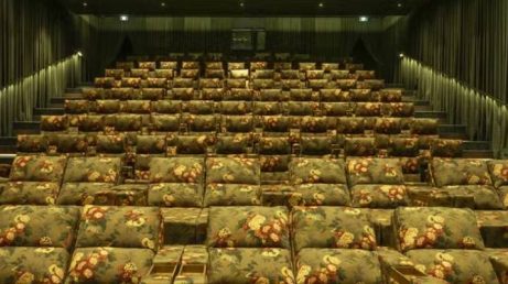 São Paulo, Rio de Janeiro, Curitiba, Brasília, Fortaleza e Belo Horizonte mantêm endereços que levam o cinema para além dos shoppings.